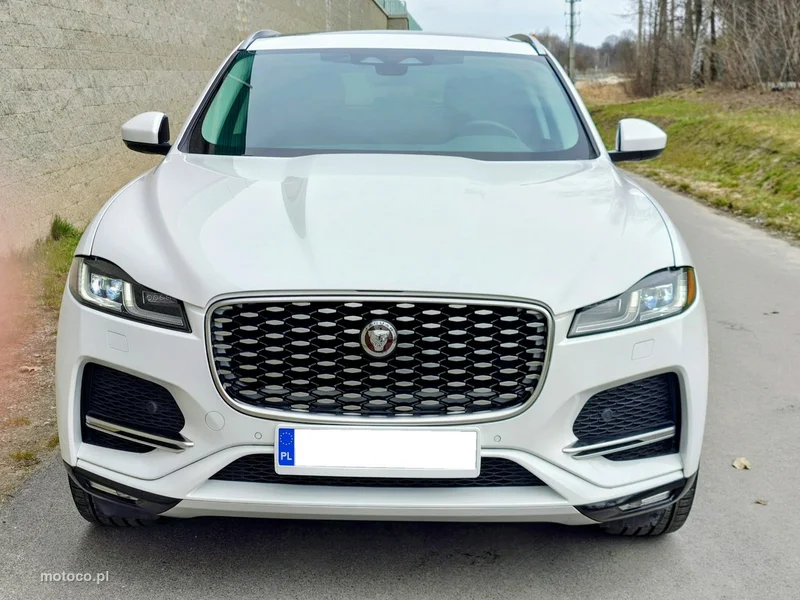 Jaguar F-Pace 2