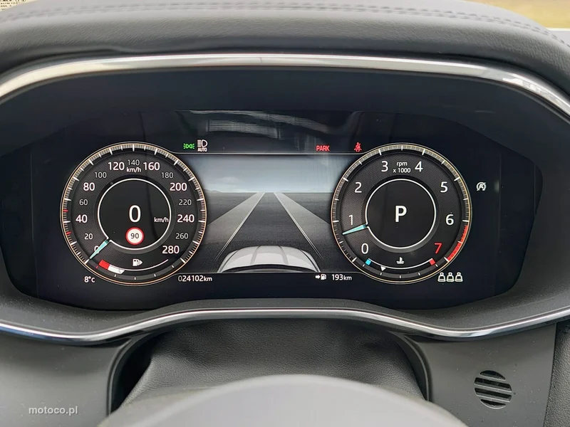 Jaguar F-Pace 17