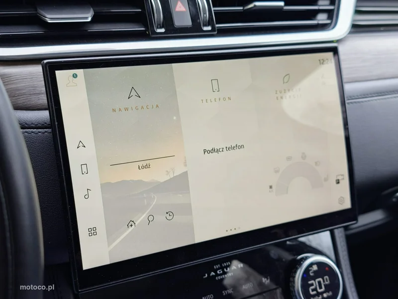 Jaguar F-Pace 21