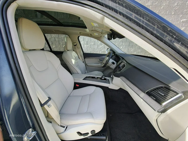 Volvo XC 90 11