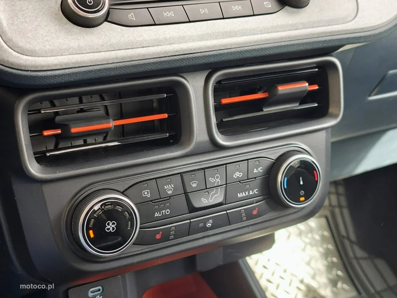 Ford Maverick 19