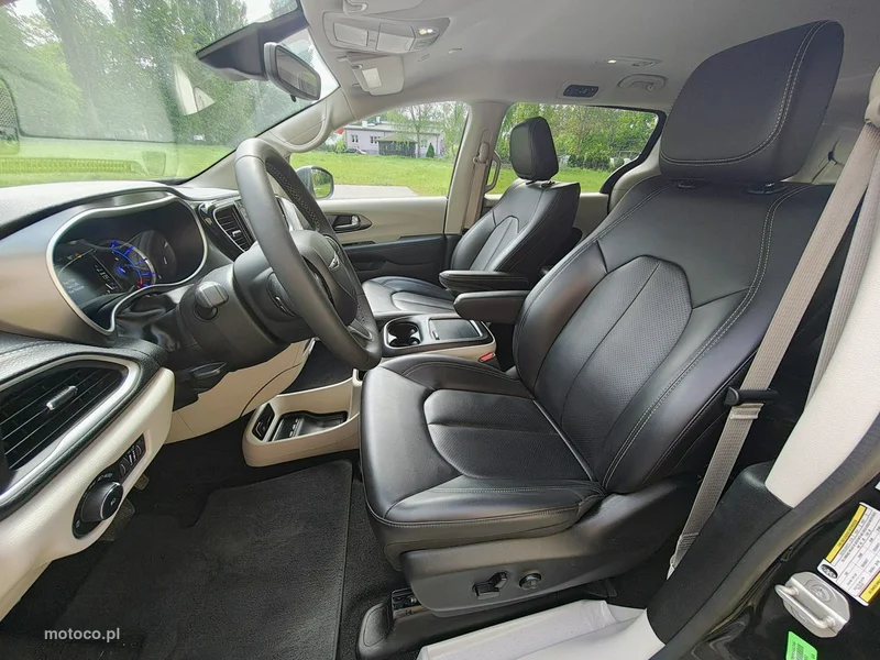 Chrysler Pacifica 23