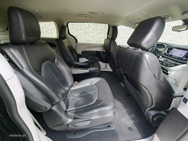 Chrysler Pacifica 26