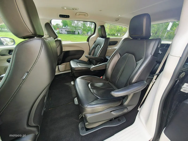 Chrysler Pacifica 28