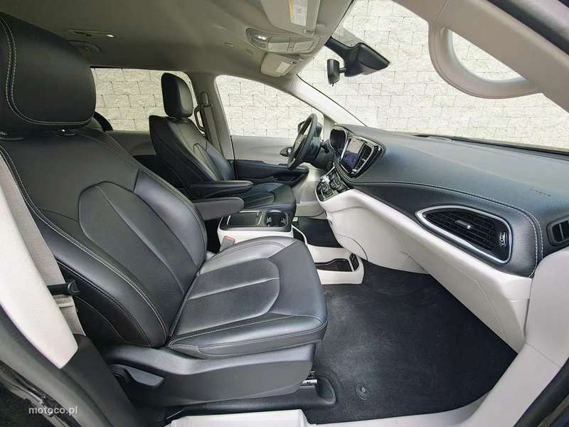 Chrysler Pacifica 29