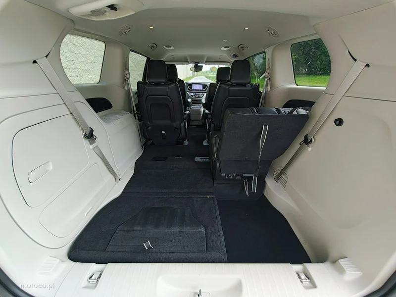 Chrysler Pacifica 32