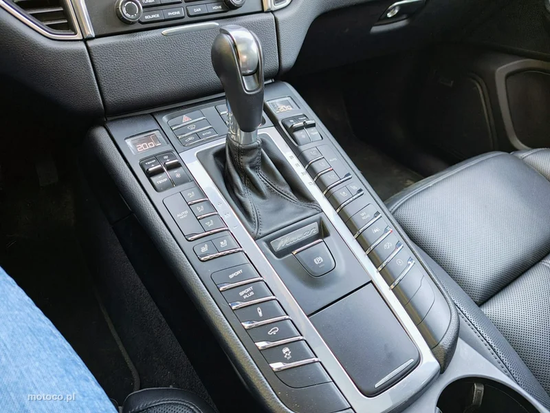 Porsche Macan 95B 16
