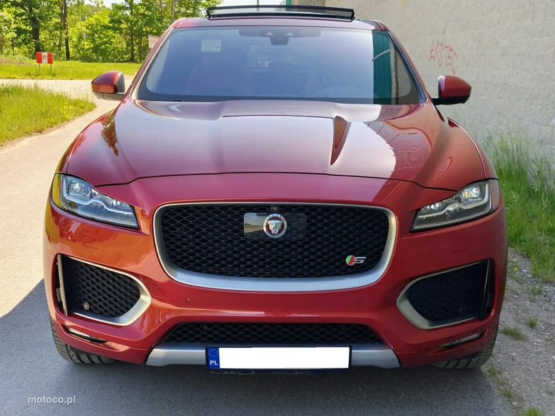 Jaguar F-Pace 2