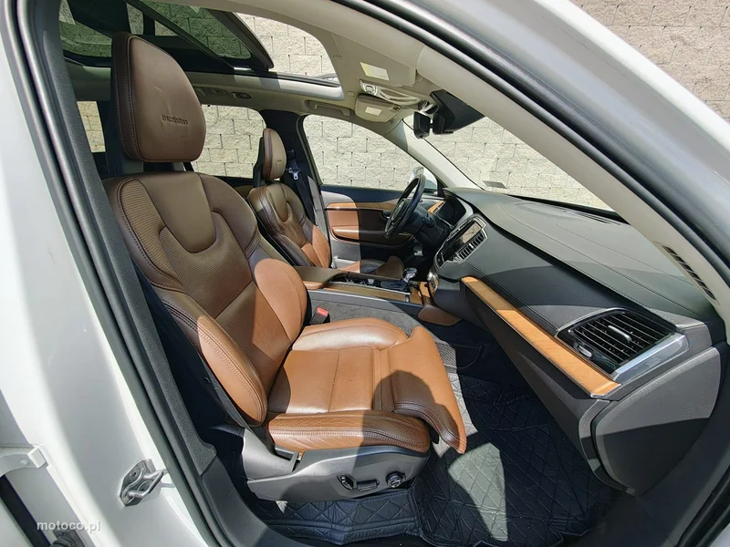 Volvo XC 90 11