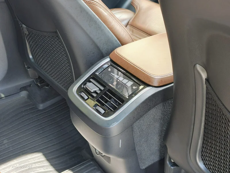 Volvo XC 90 19