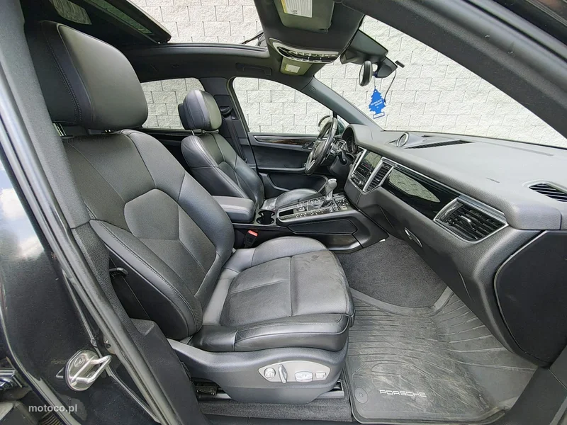 Porsche Macan 95B 11