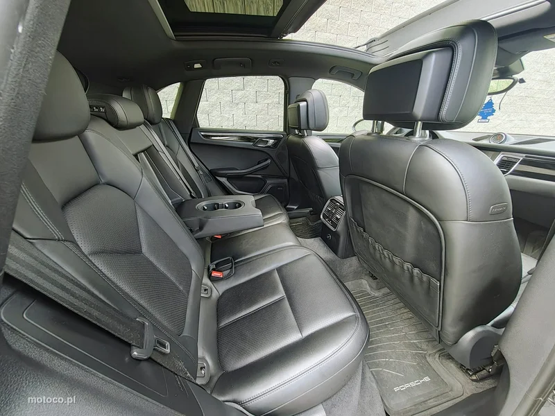 Porsche Macan 95B 12