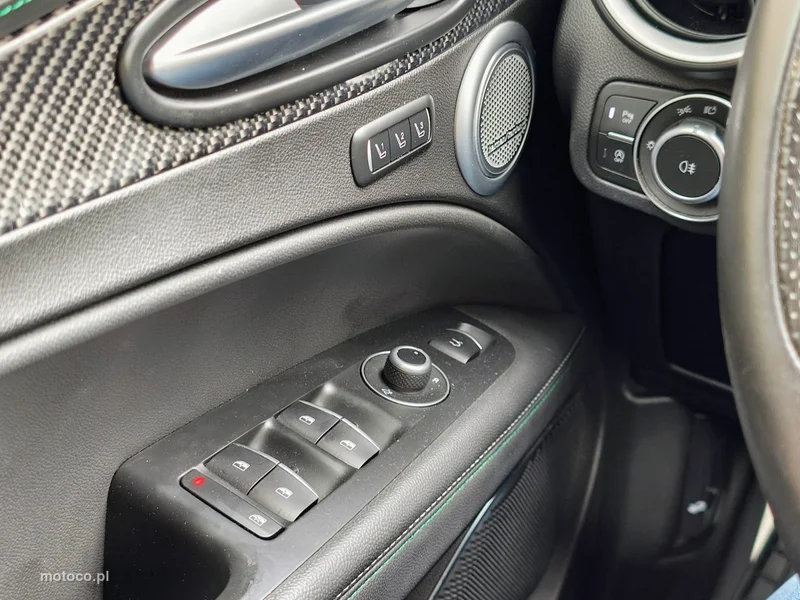 Alfa Romeo Stelvio 21