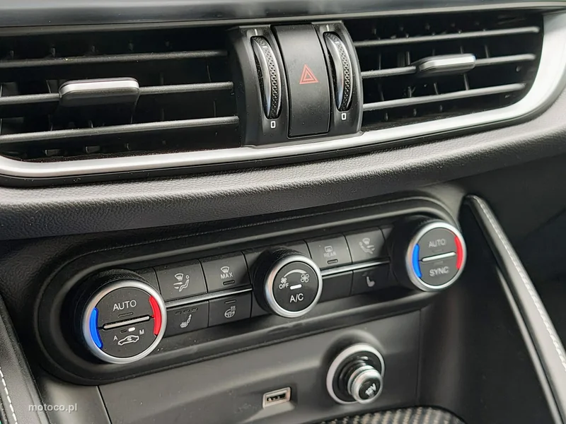 Alfa Romeo Stelvio 24