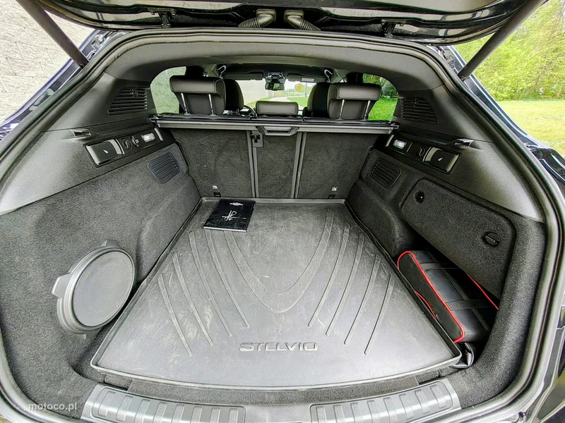 Alfa Romeo Stelvio 30