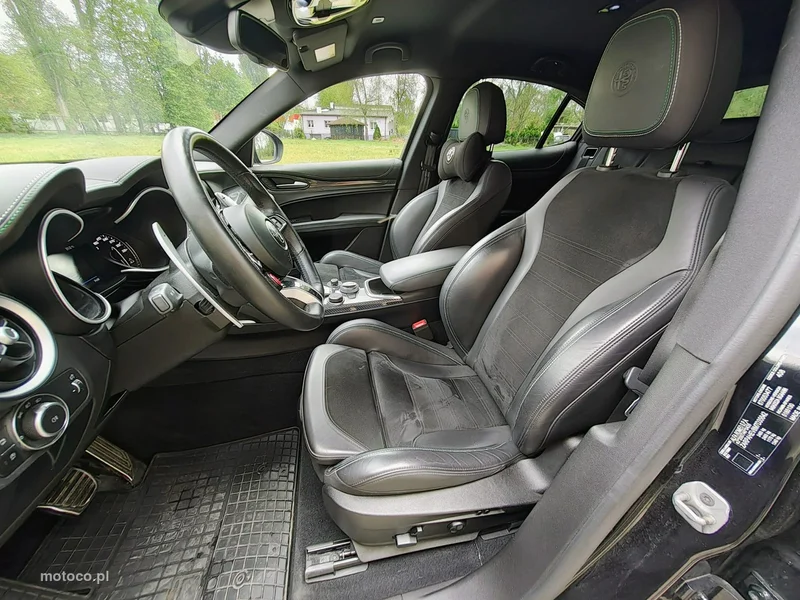 Alfa Romeo Stelvio 9