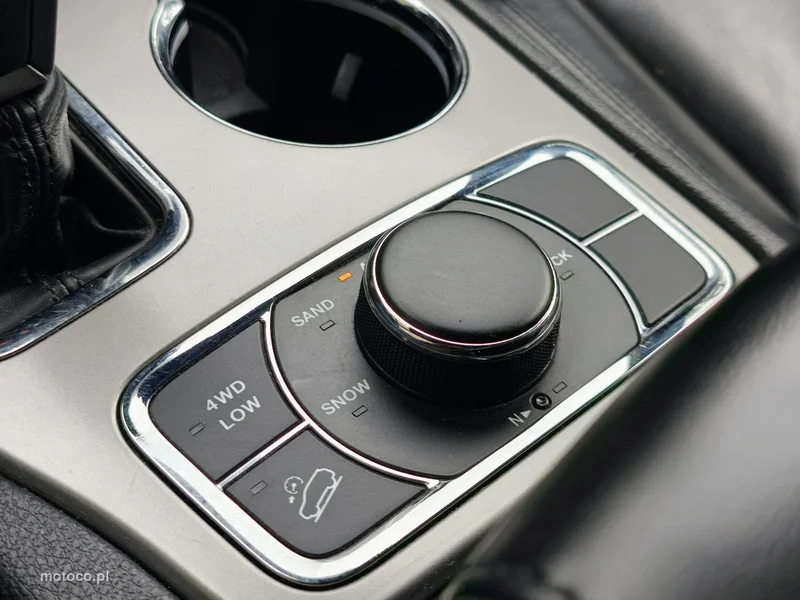 Jeep Grand Cherokee 16