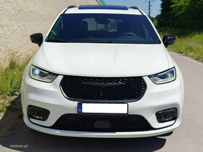 Chrysler Pacifica 2