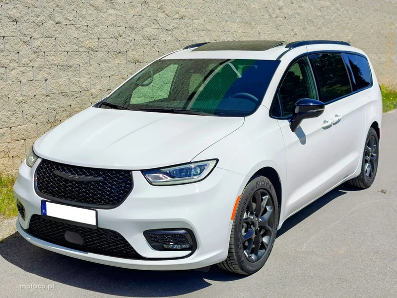 Chrysler Pacifica 3
