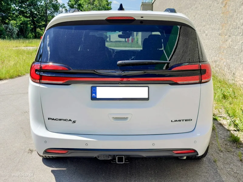 Chrysler Pacifica 5