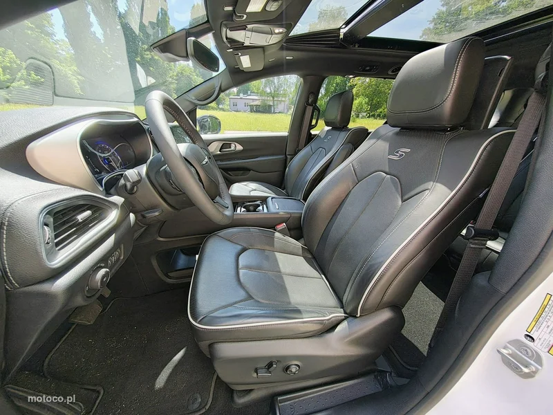 Chrysler Pacifica 10