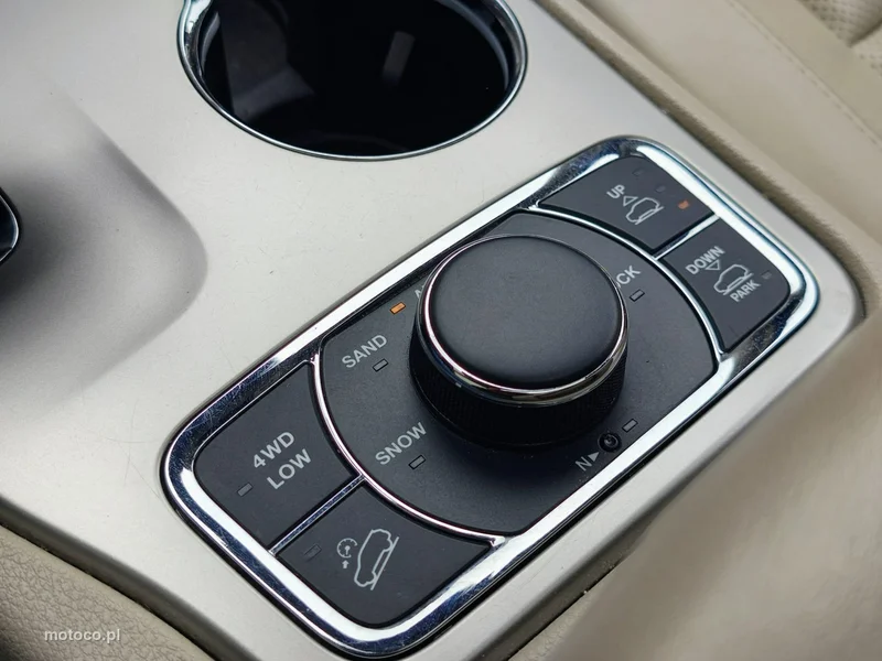 Jeep Grand Cherokee 19