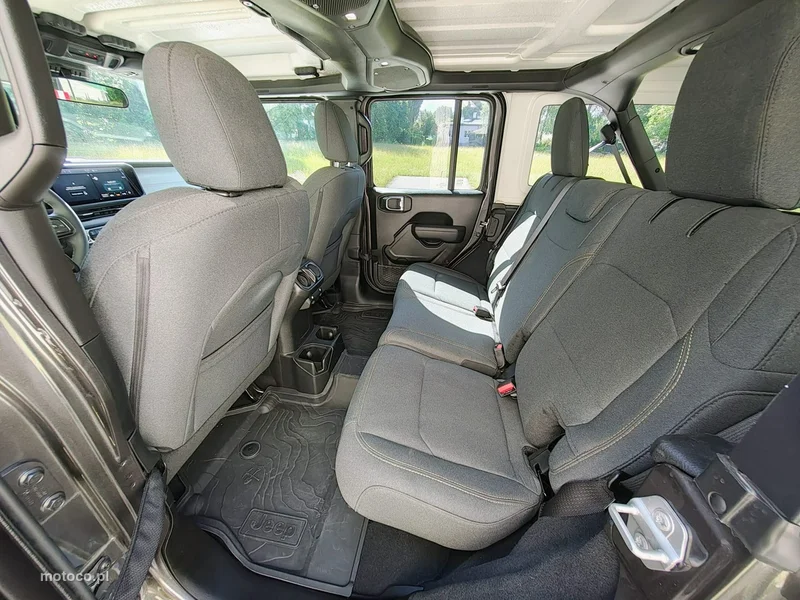 Jeep Wrangler 13