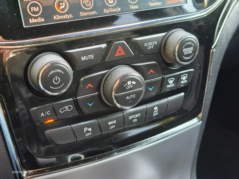 Jeep Grand Cherokee 24