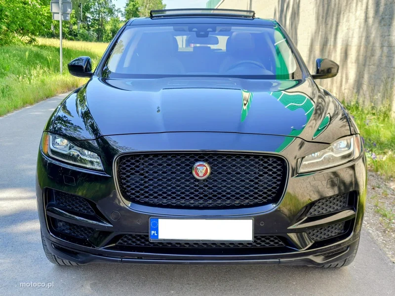 Jaguar F-Pace 2