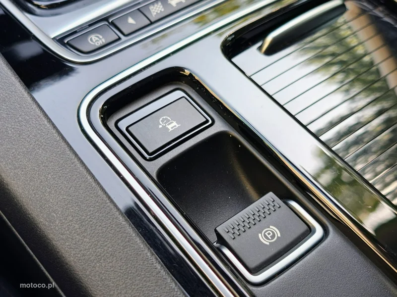 Jaguar F-Pace 23