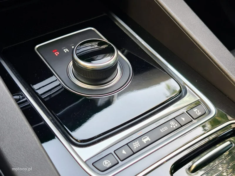 Jaguar F-Pace 25