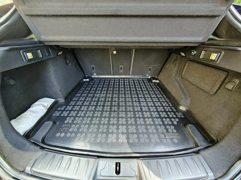 Jaguar F-Pace 27