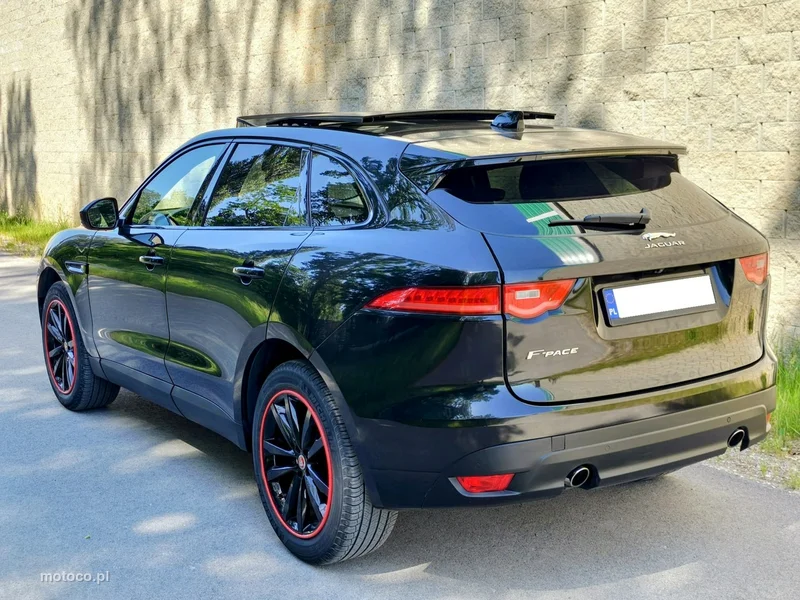 Jaguar F-Pace 6