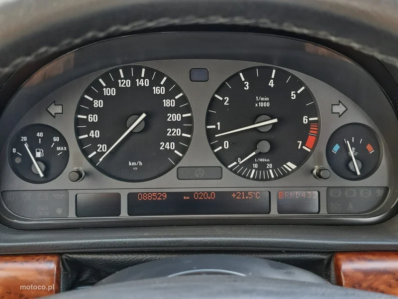 BMW Seria 7 E38 740 12
