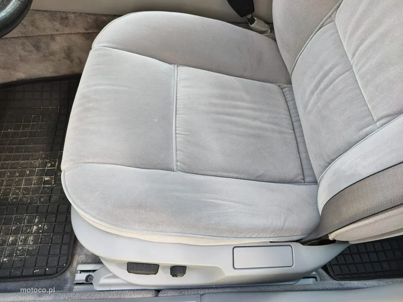 BMW Seria 7 E38 740 14