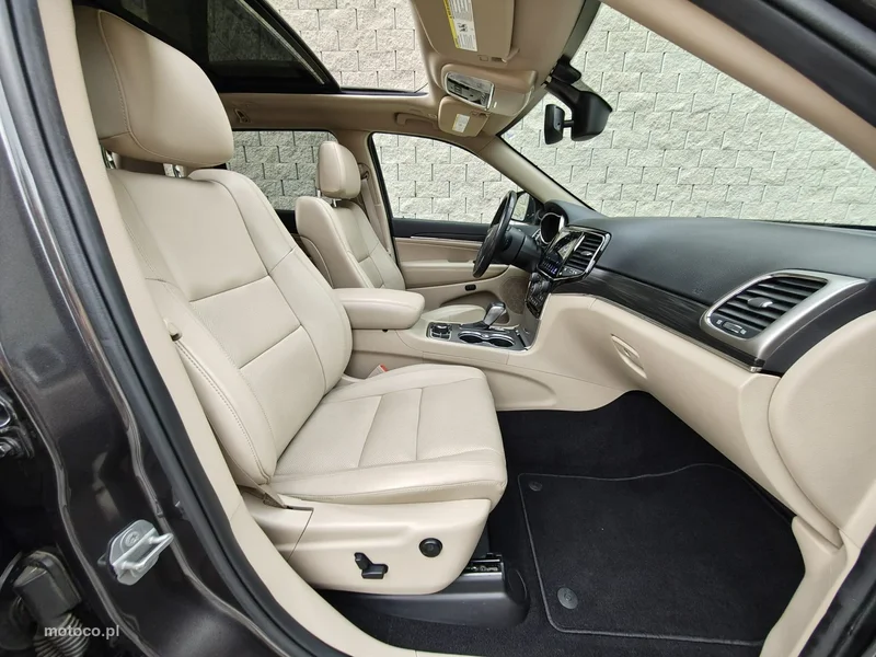Jeep Grand Cherokee 12