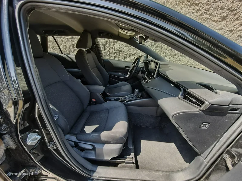 Toyota Corolla E210 14