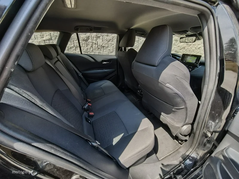 Toyota Corolla E210 16