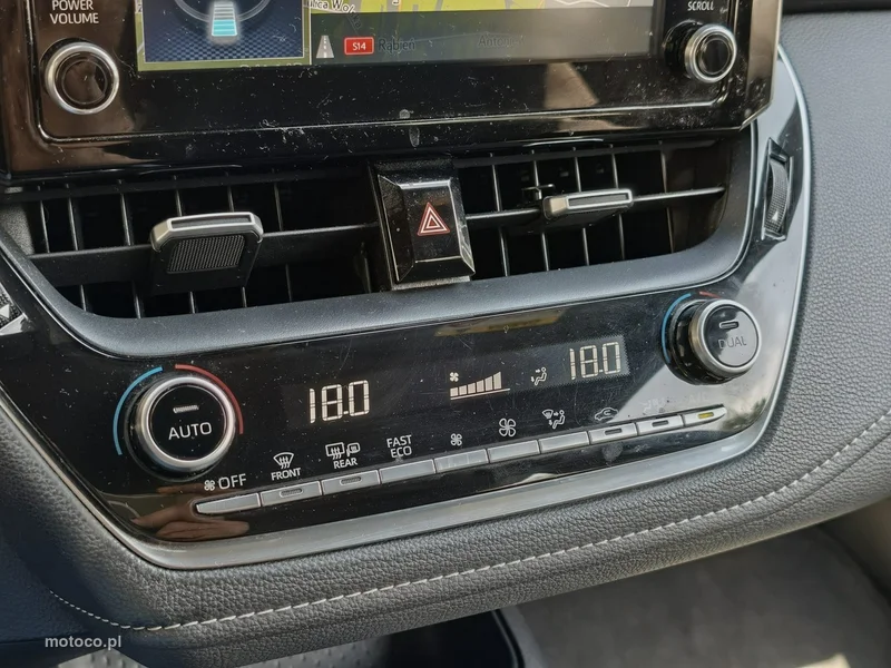 Toyota Corolla E210 18