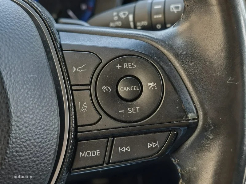 Toyota Corolla E210 20