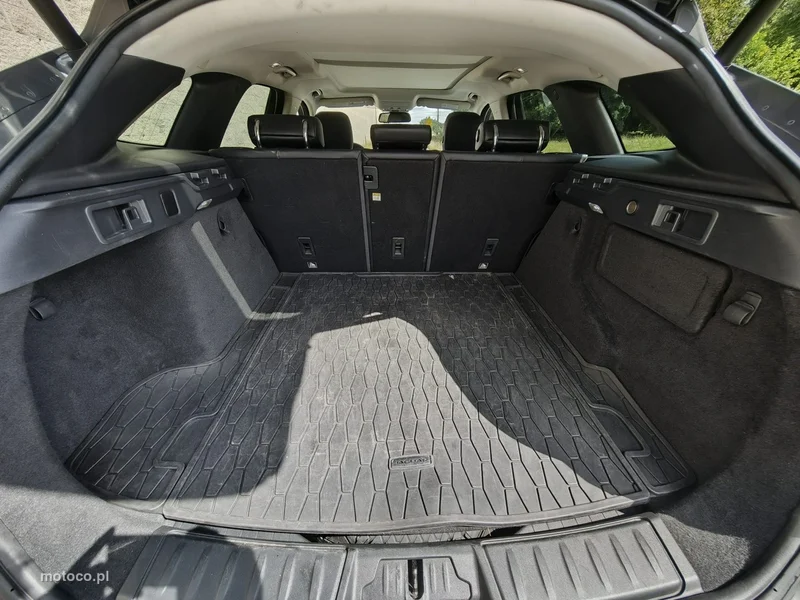 Jaguar F-Pace 24