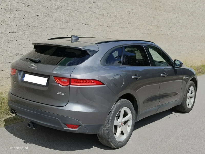 Jaguar F-Pace 6