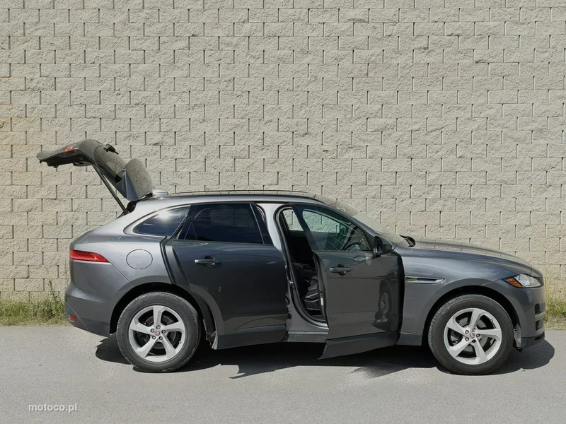Jaguar F-Pace 8
