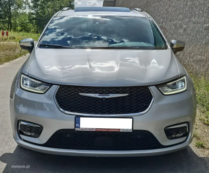 Chrysler Pacifica 2