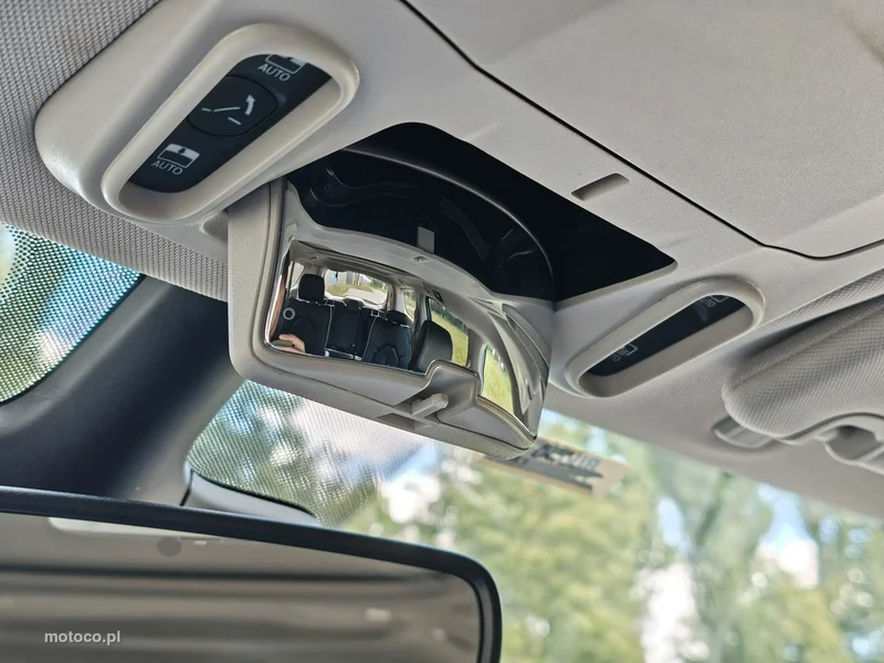 Chrysler Pacifica 16