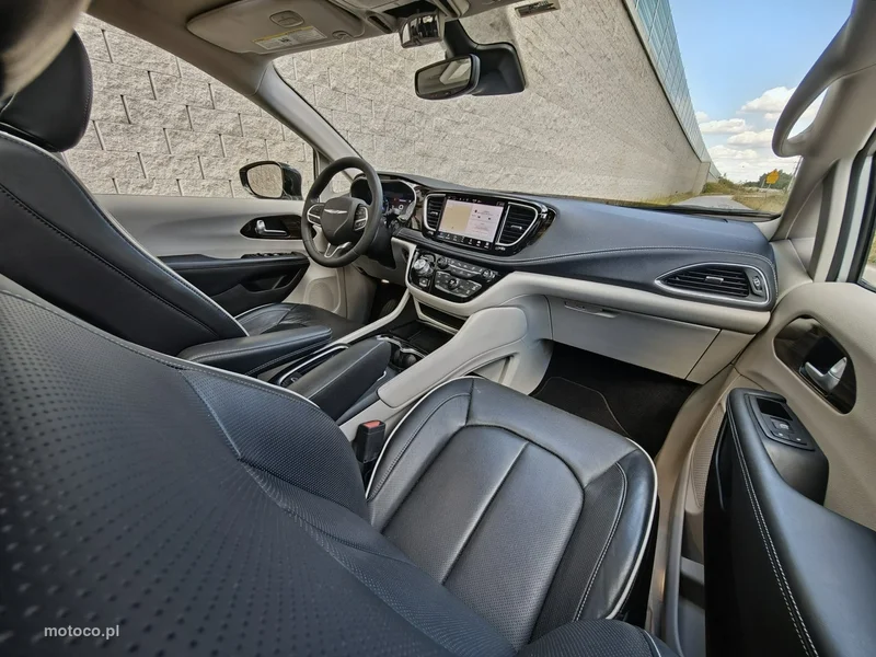 Chrysler Pacifica 26