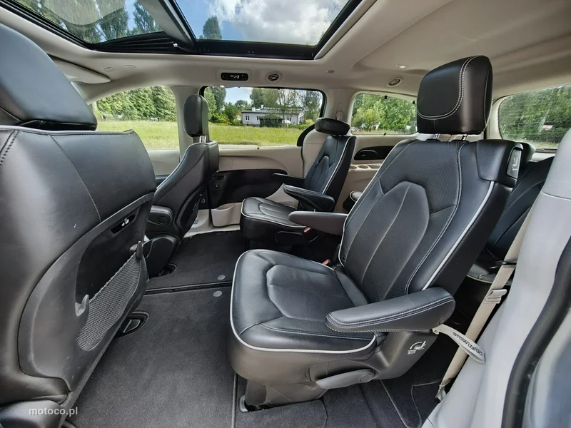 Chrysler Pacifica 29