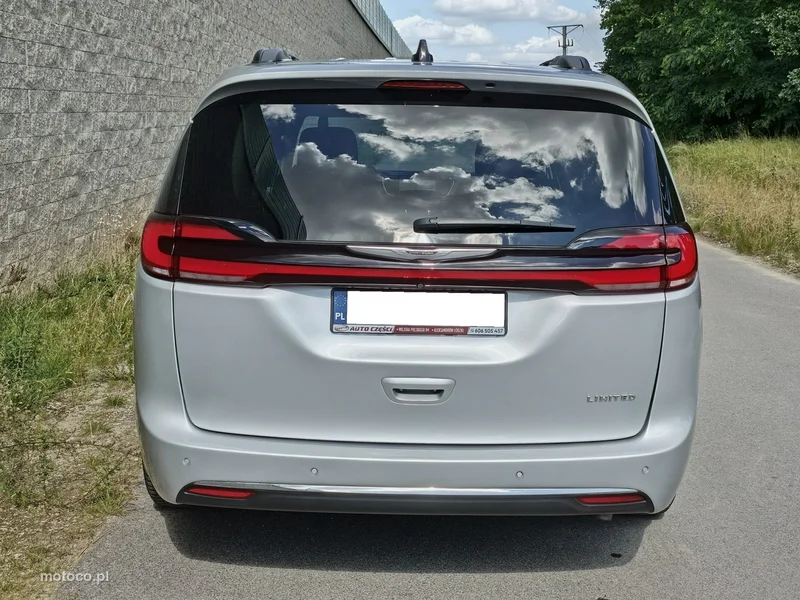 Chrysler Pacifica 5