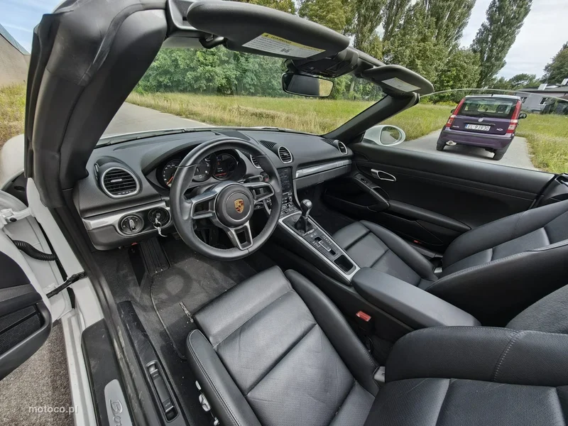 Porsche 718 Boxster 14