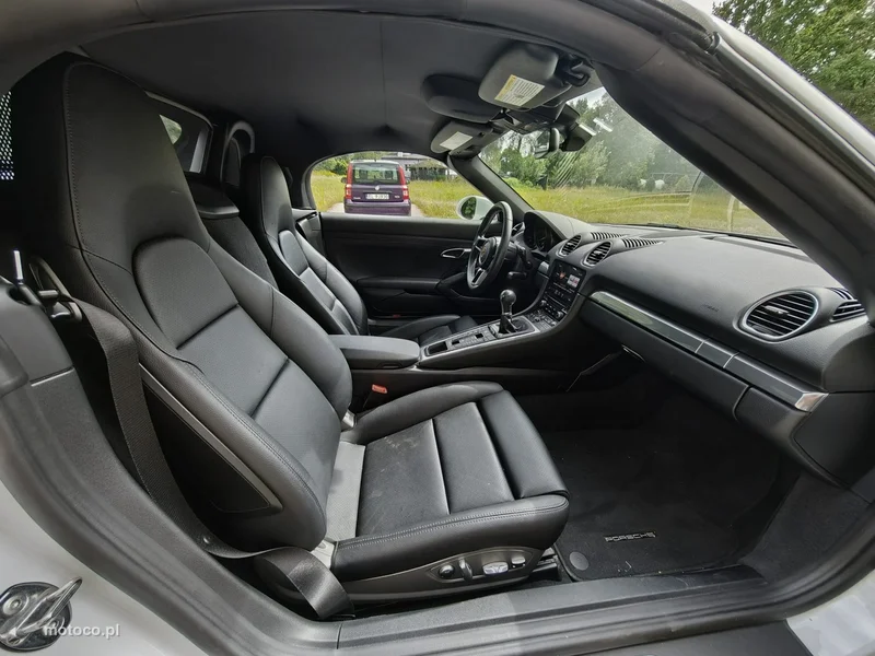 Porsche 718 Boxster 17